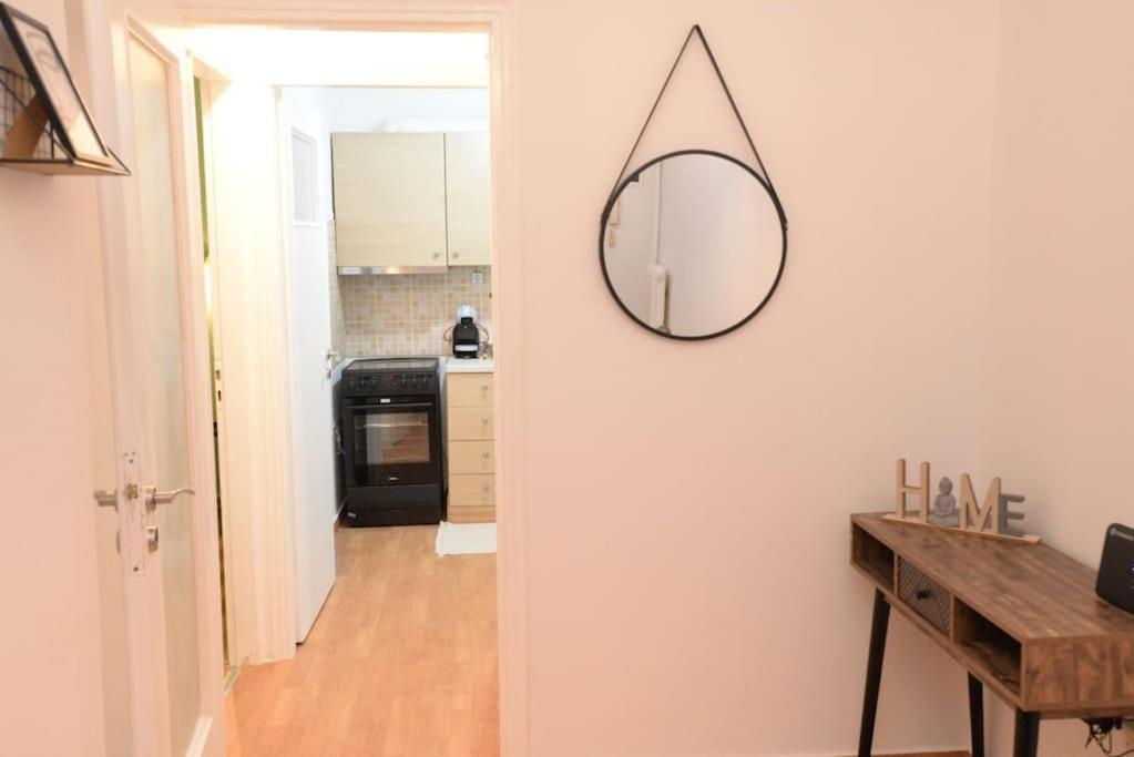 Minimal Apartment In Koukaki أثينا المظهر الخارجي الصورة